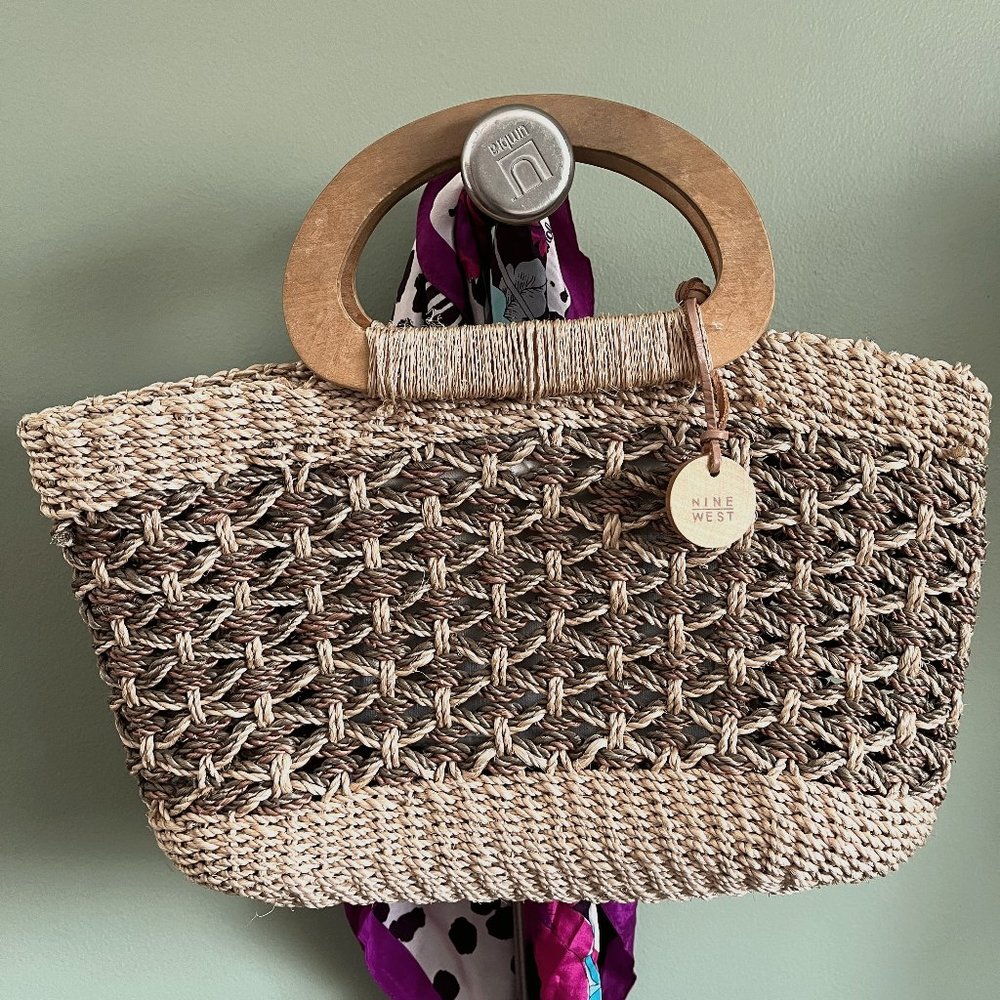Nine West Straw Bag Bucket style Wooden Handle Snap Close